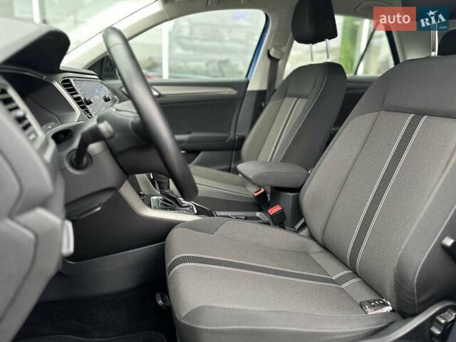 Синий Фольксваген Ти-Рок, объемом двигателя 1.5 л и пробегом 96 тыс. км за 23300 $, фото 12 на Automoto.ua