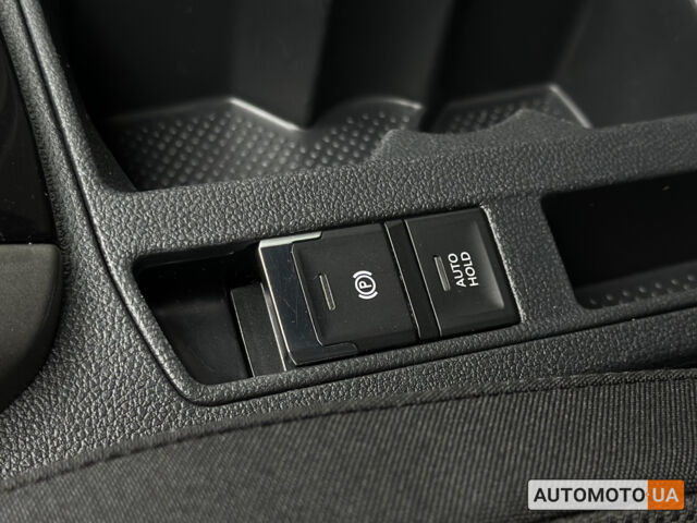 Синий Фольксваген Ти-Рок, объемом двигателя 1.5 л и пробегом 96 тыс. км за 23300 $, фото 31 на Automoto.ua