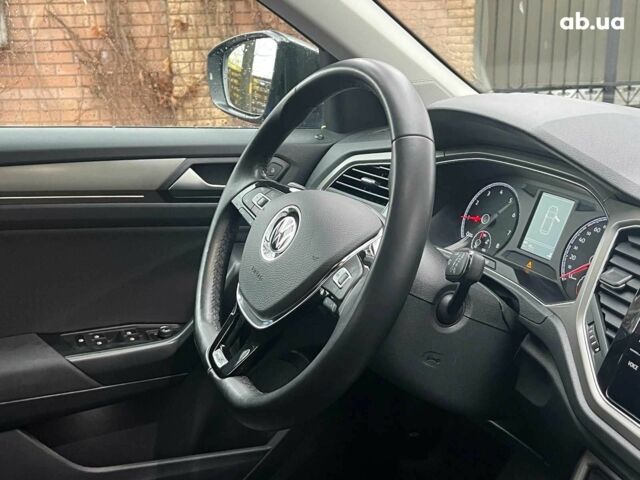 Синий Фольксваген Ти-Рок, объемом двигателя 1.5 л и пробегом 120 тыс. км за 21490 $, фото 19 на Automoto.ua