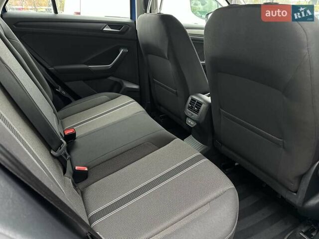 Синий Фольксваген Ти-Рок, объемом двигателя 1.5 л и пробегом 96 тыс. км за 23300 $, фото 9 на Automoto.ua