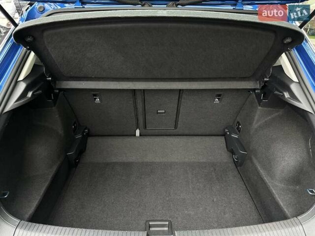 Синий Фольксваген Ти-Рок, объемом двигателя 1.5 л и пробегом 96 тыс. км за 23300 $, фото 35 на Automoto.ua