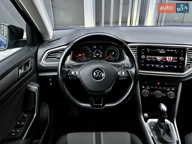 Синий Фольксваген Ти-Рок, объемом двигателя 1.5 л и пробегом 39 тыс. км за 23500 $, фото 22 на Automoto.ua