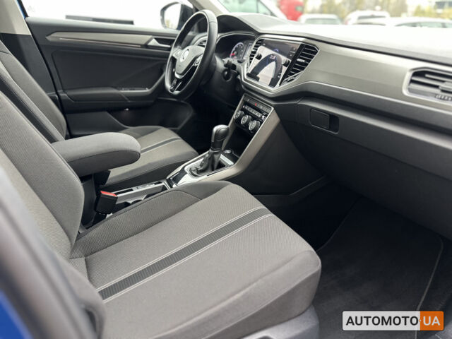 Синий Фольксваген Ти-Рок, объемом двигателя 1.5 л и пробегом 96 тыс. км за 23300 $, фото 10 на Automoto.ua