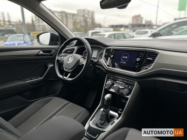 Синий Фольксваген Ти-Рок, объемом двигателя 1.5 л и пробегом 96 тыс. км за 23300 $, фото 16 на Automoto.ua