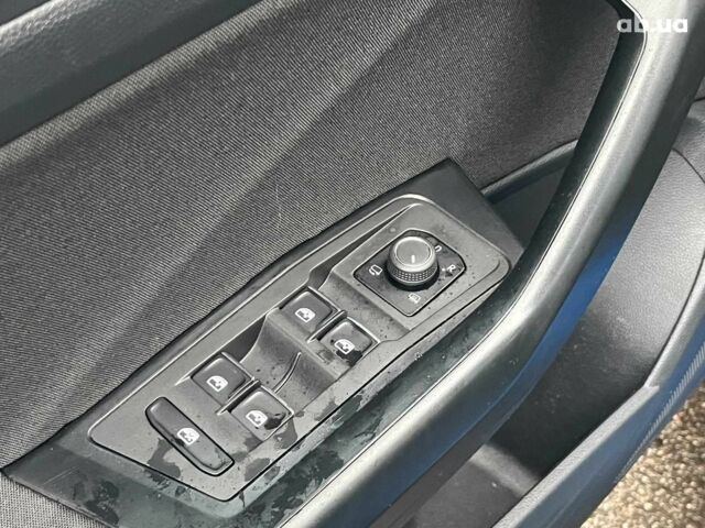 Синий Фольксваген Ти-Рок, объемом двигателя 1.5 л и пробегом 120 тыс. км за 21490 $, фото 34 на Automoto.ua