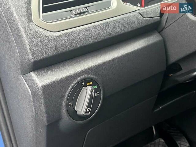 Синий Фольксваген Ти-Рок, объемом двигателя 1.5 л и пробегом 120 тыс. км за 21490 $, фото 29 на Automoto.ua