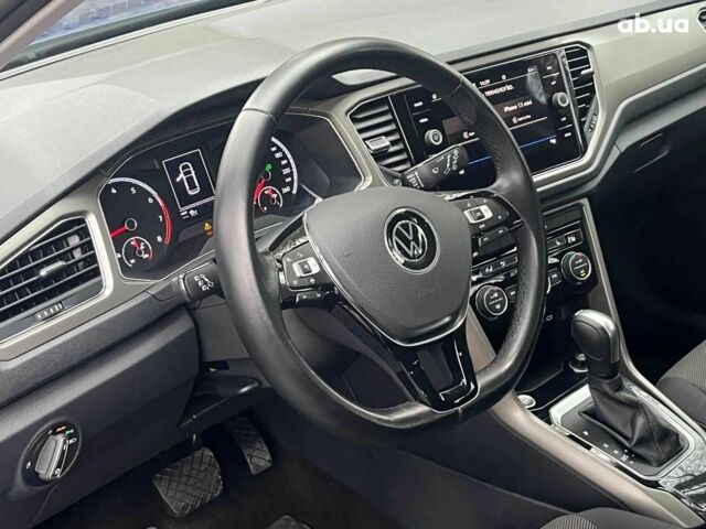 Синий Фольксваген Ти-Рок, объемом двигателя 1.5 л и пробегом 120 тыс. км за 21490 $, фото 27 на Automoto.ua