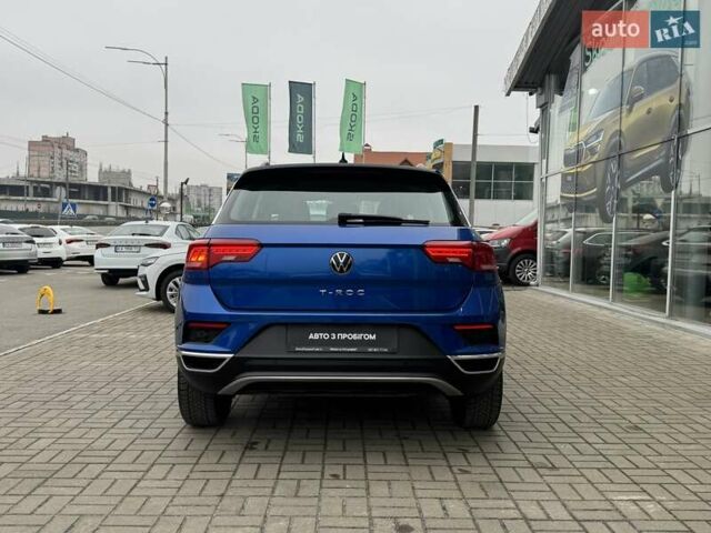 Синий Фольксваген Ти-Рок, объемом двигателя 1.5 л и пробегом 76 тыс. км за 23950 $, фото 7 на Automoto.ua