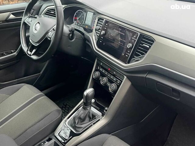 Синий Фольксваген Ти-Рок, объемом двигателя 1.5 л и пробегом 120 тыс. км за 21490 $, фото 16 на Automoto.ua