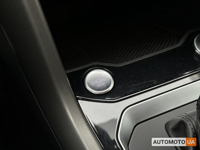 Синий Фольксваген Ти-Рок, объемом двигателя 1.5 л и пробегом 96 тыс. км за 23300 $, фото 32 на Automoto.ua