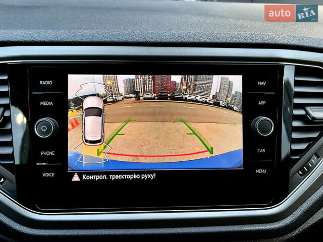 Синий Фольксваген Ти-Рок, объемом двигателя 1.5 л и пробегом 39 тыс. км за 23500 $, фото 24 на Automoto.ua