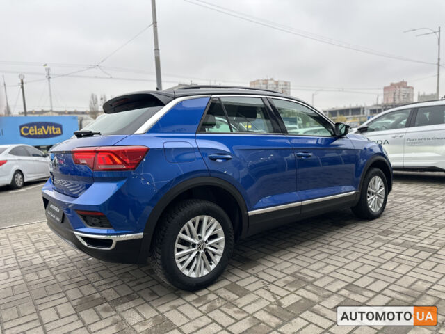 Синий Фольксваген Ти-Рок, объемом двигателя 1.5 л и пробегом 96 тыс. км за 23300 $, фото 5 на Automoto.ua