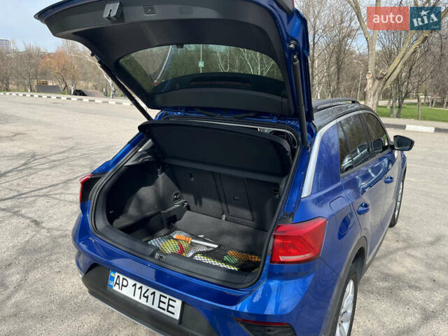 Синий Фольксваген Ти-Рок, объемом двигателя 1.5 л и пробегом 58 тыс. км за 24350 $, фото 2 на Automoto.ua