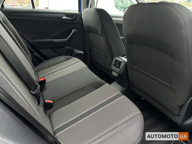 Синий Фольксваген Ти-Рок, объемом двигателя 1.5 л и пробегом 96 тыс. км за 23300 $, фото 9 на Automoto.ua