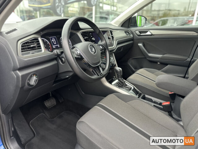 Синий Фольксваген Ти-Рок, объемом двигателя 1.5 л и пробегом 96 тыс. км за 23300 $, фото 11 на Automoto.ua