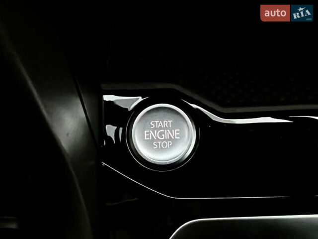 Синий Фольксваген Ти-Рок, объемом двигателя 1.5 л и пробегом 39 тыс. км за 23500 $, фото 16 на Automoto.ua