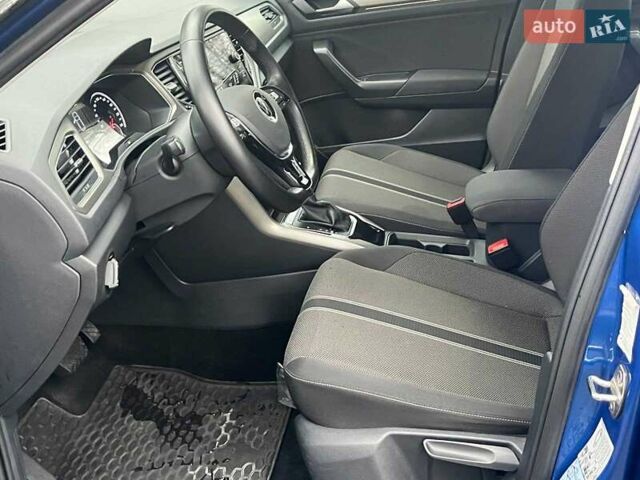 Синий Фольксваген Ти-Рок, объемом двигателя 1.5 л и пробегом 120 тыс. км за 21490 $, фото 25 на Automoto.ua