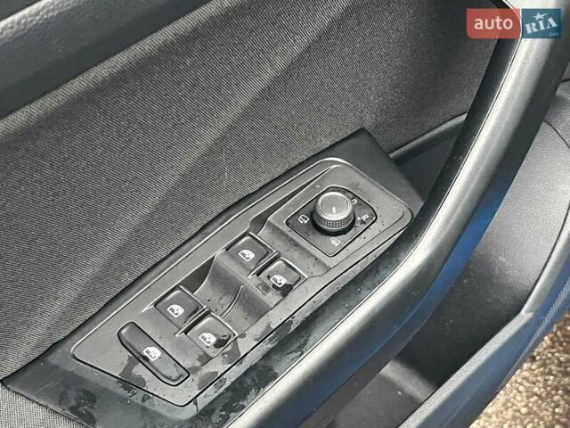 Синий Фольксваген Ти-Рок, объемом двигателя 1.5 л и пробегом 120 тыс. км за 21490 $, фото 33 на Automoto.ua