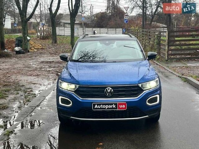 Синий Фольксваген Ти-Рок, объемом двигателя 1.5 л и пробегом 120 тыс. км за 21490 $, фото 1 на Automoto.ua