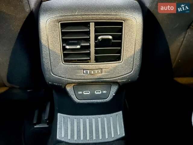 Синий Фольксваген Ти-Рок, объемом двигателя 1.5 л и пробегом 39 тыс. км за 23500 $, фото 33 на Automoto.ua