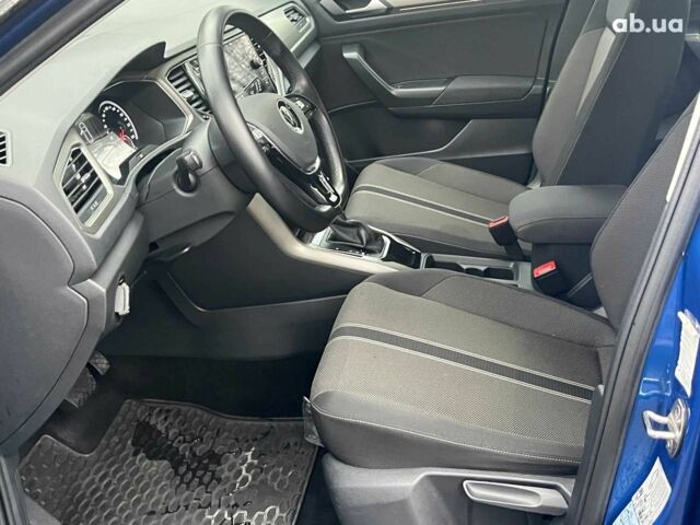 Синий Фольксваген Ти-Рок, объемом двигателя 1.5 л и пробегом 120 тыс. км за 21490 $, фото 25 на Automoto.ua