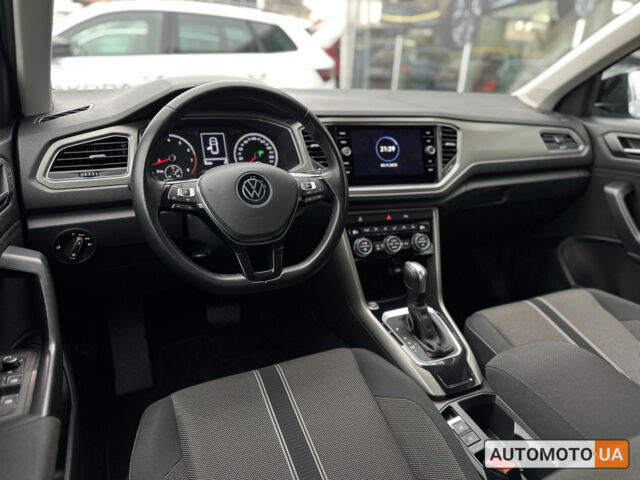 Синий Фольксваген Ти-Рок, объемом двигателя 1.5 л и пробегом 96 тыс. км за 23300 $, фото 14 на Automoto.ua