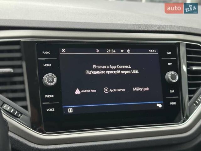Синий Фольксваген Ти-Рок, объемом двигателя 1.5 л и пробегом 96 тыс. км за 23300 $, фото 27 на Automoto.ua