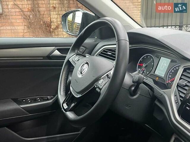 Синий Фольксваген Ти-Рок, объемом двигателя 1.5 л и пробегом 120 тыс. км за 21490 $, фото 19 на Automoto.ua