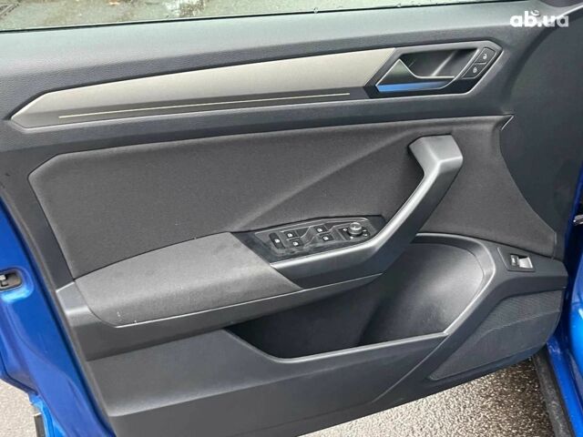 Синий Фольксваген Ти-Рок, объемом двигателя 1.5 л и пробегом 120 тыс. км за 21490 $, фото 26 на Automoto.ua