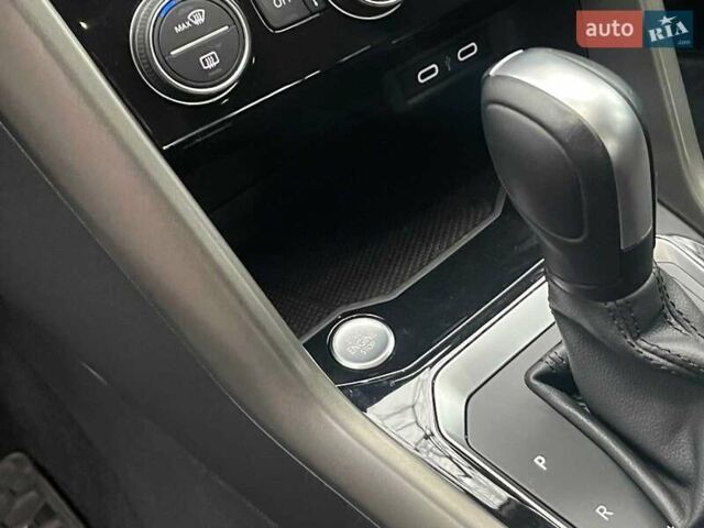 Синий Фольксваген Ти-Рок, объемом двигателя 1.5 л и пробегом 120 тыс. км за 21490 $, фото 30 на Automoto.ua