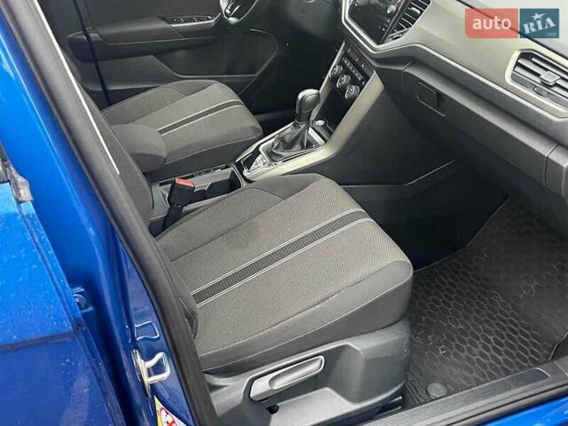 Синий Фольксваген Ти-Рок, объемом двигателя 1.5 л и пробегом 120 тыс. км за 21490 $, фото 15 на Automoto.ua