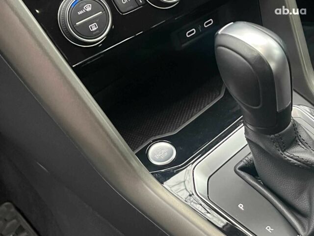 Синий Фольксваген Ти-Рок, объемом двигателя 1.5 л и пробегом 120 тыс. км за 21490 $, фото 30 на Automoto.ua