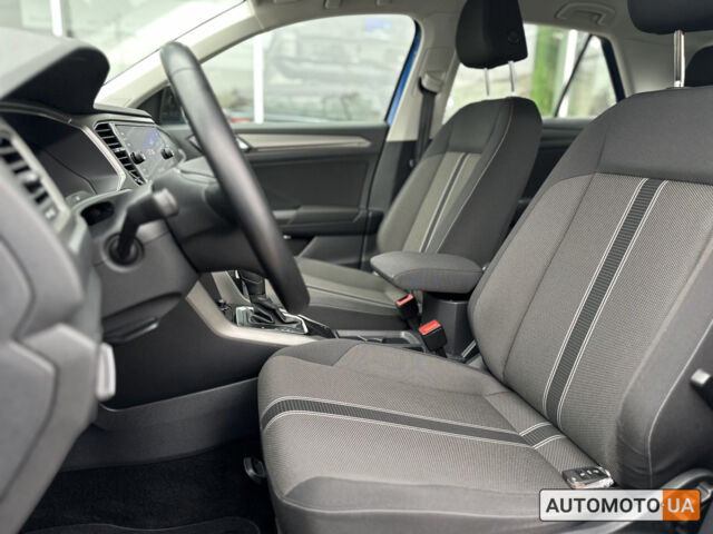 Синий Фольксваген Ти-Рок, объемом двигателя 1.5 л и пробегом 96 тыс. км за 23300 $, фото 12 на Automoto.ua