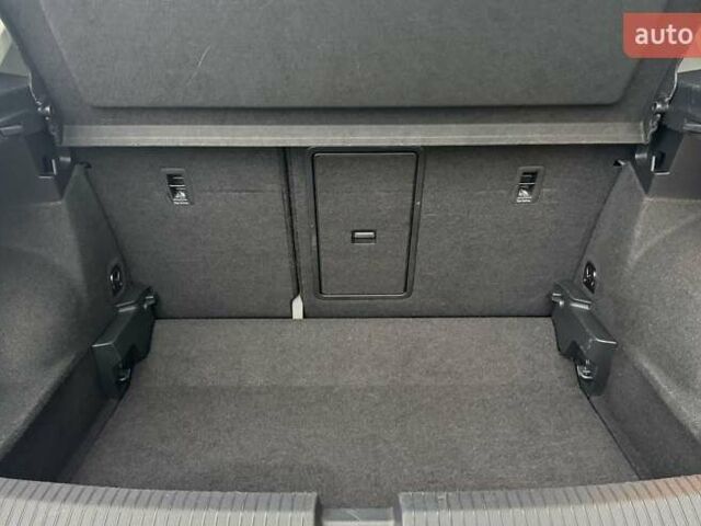 Синий Фольксваген Ти-Рок, объемом двигателя 1.5 л и пробегом 76 тыс. км за 23950 $, фото 15 на Automoto.ua