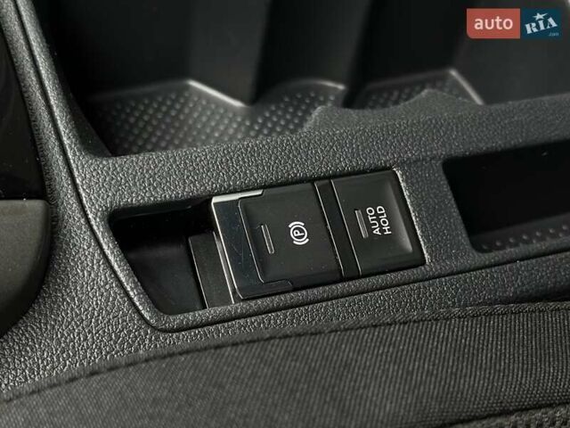 Синий Фольксваген Ти-Рок, объемом двигателя 1.5 л и пробегом 96 тыс. км за 23300 $, фото 31 на Automoto.ua