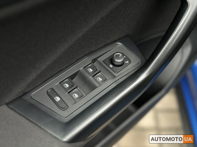 Синий Фольксваген Ти-Рок, объемом двигателя 1.5 л и пробегом 96 тыс. км за 23300 $, фото 17 на Automoto.ua