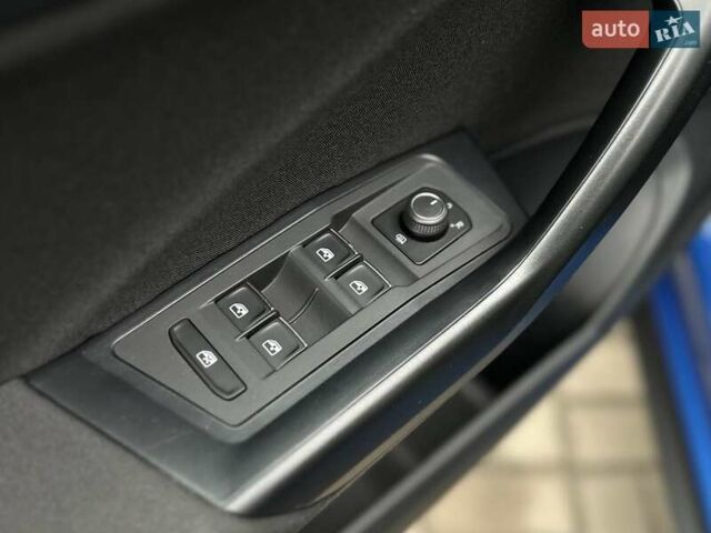 Синий Фольксваген Ти-Рок, объемом двигателя 1.5 л и пробегом 96 тыс. км за 23300 $, фото 17 на Automoto.ua