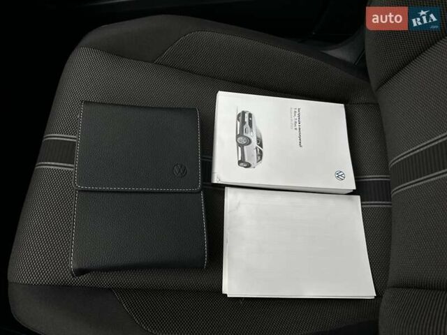 Синий Фольксваген Ти-Рок, объемом двигателя 1.5 л и пробегом 96 тыс. км за 23300 $, фото 33 на Automoto.ua