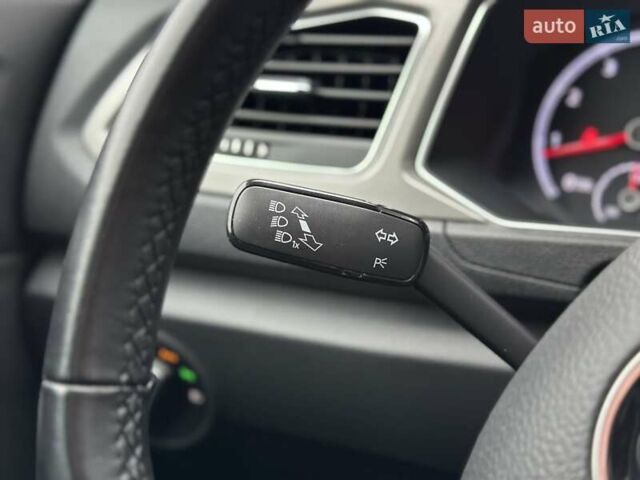 Синий Фольксваген Ти-Рок, объемом двигателя 1.5 л и пробегом 96 тыс. км за 23300 $, фото 21 на Automoto.ua