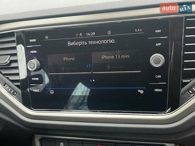 Синий Фольксваген Ти-Рок, объемом двигателя 1.5 л и пробегом 120 тыс. км за 21490 $, фото 18 на Automoto.ua