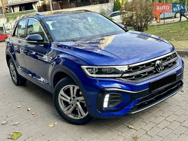 Синий Фольксваген Ти-Рок, объемом двигателя 1.5 л и пробегом 17 тыс. км за 28900 $, фото 66 на Automoto.ua