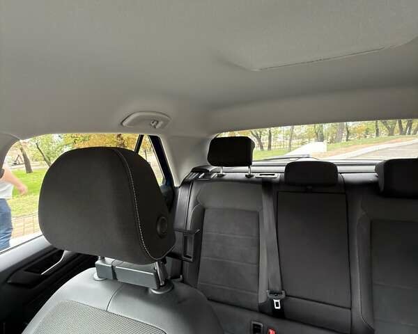 Синий Фольксваген Ти-Рок, объемом двигателя 1.5 л и пробегом 11 тыс. км за 26000 $, фото 31 на Automoto.ua