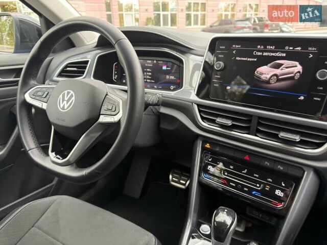 Синий Фольксваген Ти-Рок, объемом двигателя 1.5 л и пробегом 11 тыс. км за 26000 $, фото 5 на Automoto.ua