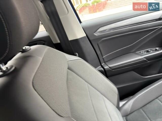 Синий Фольксваген Ти-Рок, объемом двигателя 1.5 л и пробегом 11 тыс. км за 26000 $, фото 7 на Automoto.ua