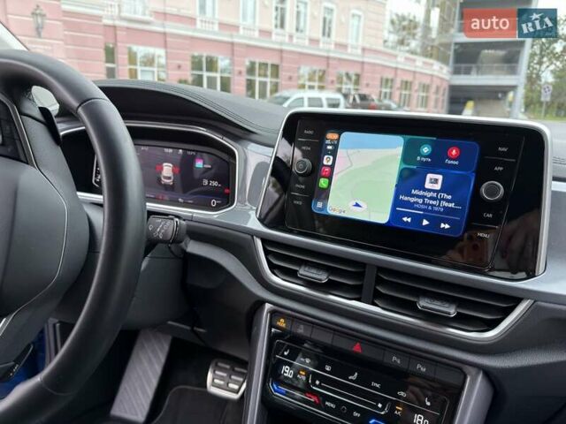 Синий Фольксваген Ти-Рок, объемом двигателя 1.5 л и пробегом 11 тыс. км за 26000 $, фото 1 на Automoto.ua