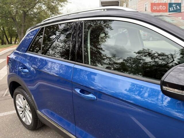 Синий Фольксваген Ти-Рок, объемом двигателя 1.5 л и пробегом 11 тыс. км за 26000 $, фото 24 на Automoto.ua