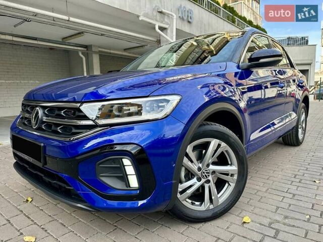 Синий Фольксваген Ти-Рок, объемом двигателя 1.5 л и пробегом 17 тыс. км за 28900 $, фото 23 на Automoto.ua