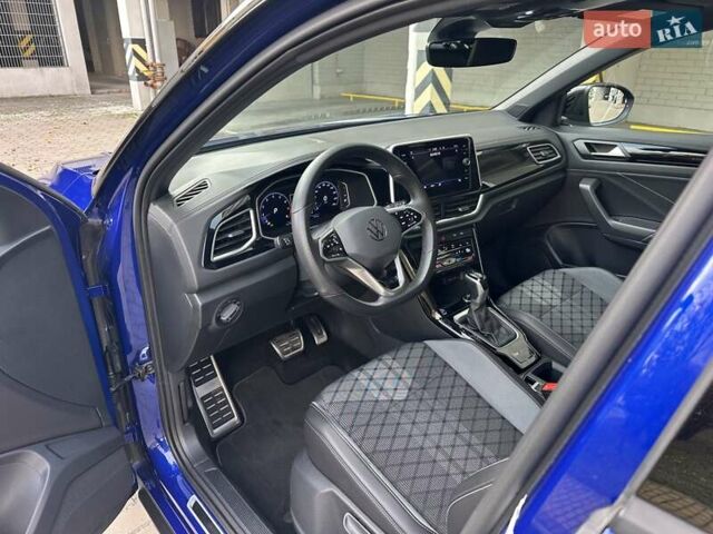 Синий Фольксваген Ти-Рок, объемом двигателя 1.5 л и пробегом 17 тыс. км за 28900 $, фото 38 на Automoto.ua