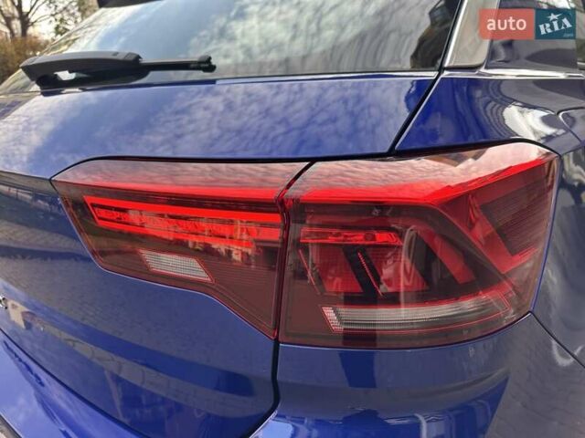 Синий Фольксваген Ти-Рок, объемом двигателя 1.5 л и пробегом 17 тыс. км за 28900 $, фото 32 на Automoto.ua