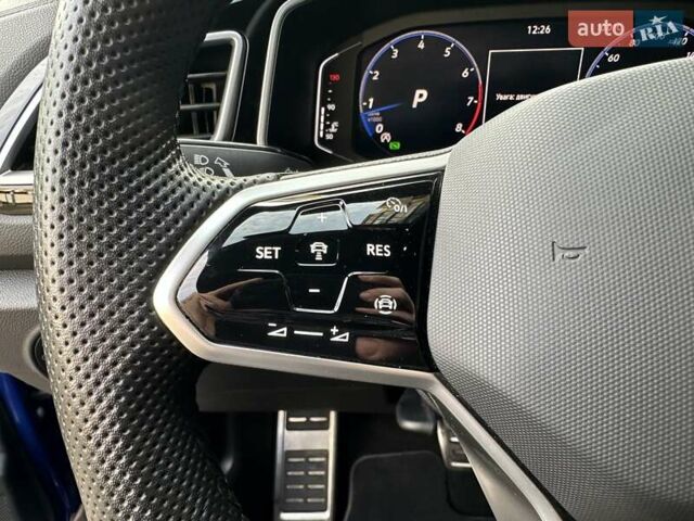 Синий Фольксваген Ти-Рок, объемом двигателя 1.5 л и пробегом 17 тыс. км за 28900 $, фото 53 на Automoto.ua